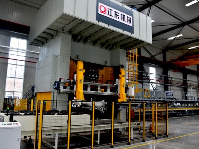 高强钢（铝）高速热冲压成形生产线-- 重庆江东机械有限责任公司