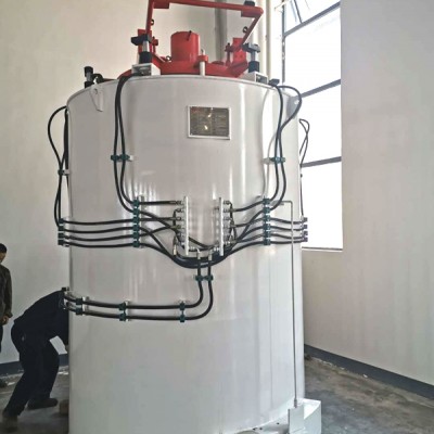 可控气氛井式氮化炉